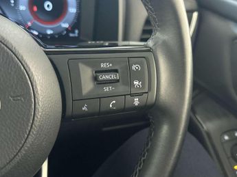 Nissan Qashqai 1.3 DIG-T MHEV N-Connecta SUV 5dr Petrol Hybrid Manual Euro 6 (s