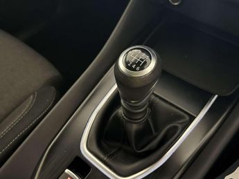 Nissan Qashqai 1.3 DIG-T MHEV N-Connecta SUV 5dr Petrol Hybrid Manual Euro 6 (s