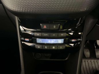 Peugeot 208 1.2 PureTech Tech Edition Hatchback 5dr Petrol Manual Euro 6 (s/