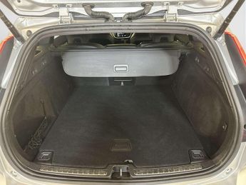 Volvo V60 2.0h T6 Recharge 18.8kWh R-Design Estate 5dr Petrol Plug-in Hybr