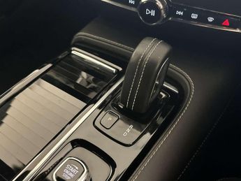 Volvo V60 2.0h T6 Recharge 18.8kWh R-Design Estate 5dr Petrol Plug-in Hybr