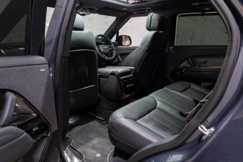 Land Rover Range Rover Sport 3.0 D300 MHEV Dynamic SE Auto 4WD Euro 6 (s/s) 5dr