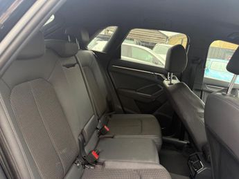 Audi Q3 1.5 TFSI CoD 35 S line S Tronic Euro 6 (s/s) 5dr