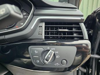 Audi A4 Avant 2.0 TFSI 40 Black Edition S Tronic Euro 6 (s/s) 5dr