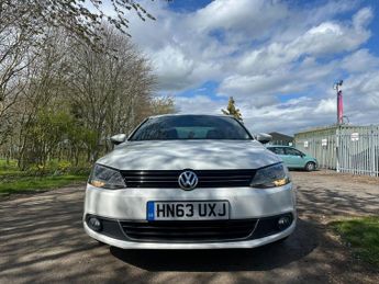 Volkswagen Jetta 2.0 TDI Sport DSG Euro 5 4dr