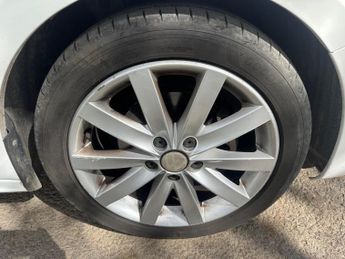 Volkswagen Jetta 2.0 TDI Sport DSG Euro 5 4dr