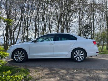 Volkswagen Jetta 2.0 TDI Sport DSG Euro 5 4dr
