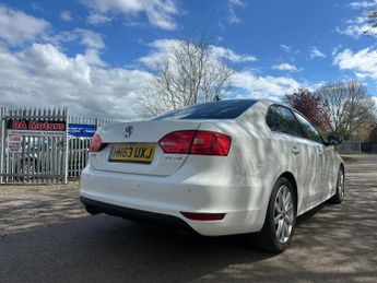 Volkswagen Jetta 2.0 TDI Sport DSG Euro 5 4dr