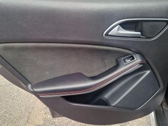 Mercedes-Benz GLA 2.1 GLA200 CDI AMG Line 7G-DCT Euro 6 (s/s) 5dr
