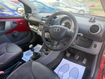 Toyota AYGO 1.0 VVT-i Ice Euro 5 5dr