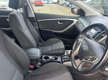 Hyundai i30 1.6 CRDi Active Auto Euro 5 5dr