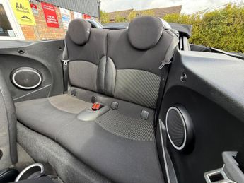 MINI Convertible 1.6 Cooper Auto Euro 4 2dr