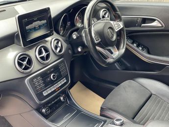 Mercedes-Benz CLA 2.1 CLA220d AMG Line Coupe 7G-DCT 4MATIC Euro 6 (s/s) 4dr