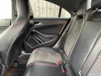 Mercedes-Benz CLA 2.1 CLA220d AMG Line Coupe 7G-DCT 4MATIC Euro 6 (s/s) 4dr