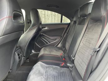Mercedes-Benz CLA 2.1 CLA220d AMG Line Coupe 7G-DCT 4MATIC Euro 6 (s/s) 4dr