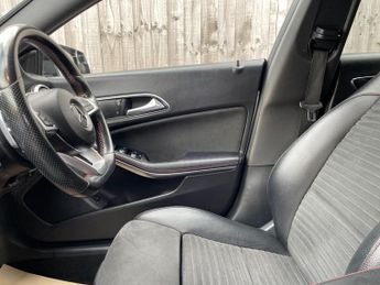 Mercedes-Benz CLA 2.1 CLA220d AMG Line Coupe 7G-DCT 4MATIC Euro 6 (s/s) 4dr