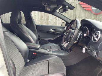 Mercedes-Benz CLA 2.1 CLA220d AMG Line Coupe 7G-DCT 4MATIC Euro 6 (s/s) 4dr