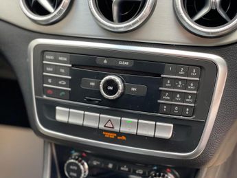 Mercedes-Benz CLA 2.1 CLA220d AMG Line Coupe 7G-DCT 4MATIC Euro 6 (s/s) 4dr