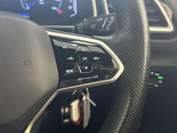 Volkswagen T-Roc 1.5 TSI R-Line SUV 5dr Petrol Manual Euro 6 (s/s) (150 ps)