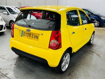 Kia Picanto 1.1 3 5dr