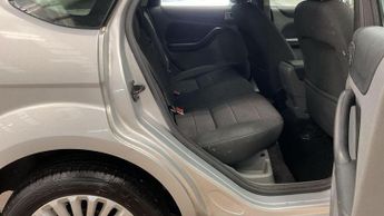 Ford Focus 1.6 Titanium 5dr