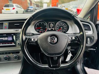 Volkswagen Golf 1.6 TDI BlueMotion Tech SE Euro 5 (s/s) 5dr
