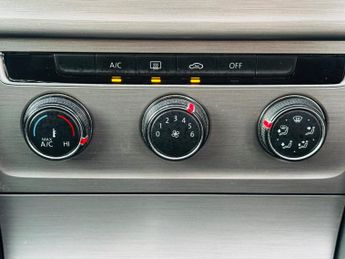 Volkswagen Golf 1.6 TDI BlueMotion Tech SE Euro 5 (s/s) 5dr