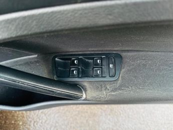 Volkswagen Golf 1.6 TDI BlueMotion Tech SE Euro 5 (s/s) 5dr