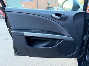 SEAT Leon 1.6 TDI Ecomotive CR SE Copa Euro 5 (s/s) 5dr