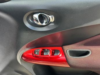 Nissan Juke 1.6 Acenta Premium Euro 5 (s/s) 5dr