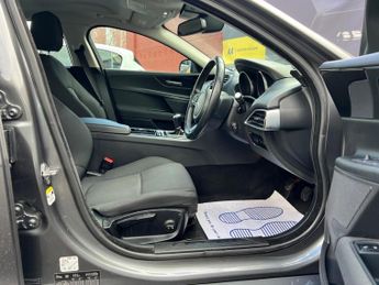 Jaguar XE 2.0d SE Euro 6 (s/s) 4dr
