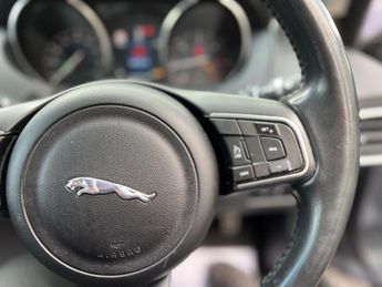 Jaguar XE 2.0d SE Euro 6 (s/s) 4dr