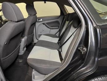 Ford Focus 1.6 Zetec S 5dr