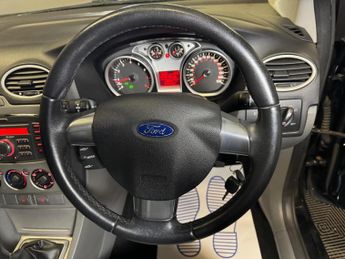 Ford Focus 1.6 Zetec S 5dr