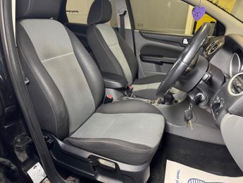 Ford Focus 1.6 Zetec S 5dr