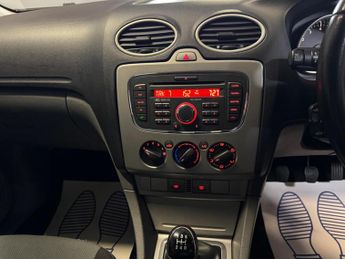 Ford Focus 1.6 Zetec S 5dr