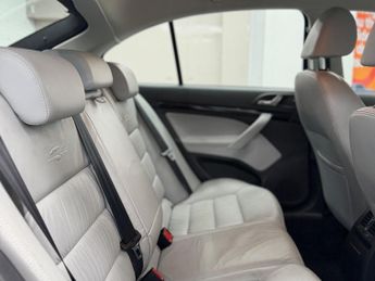 SKODA OCTAVIA 2.0 TDI Laurin & Klement DSG Euro 5 5dr
