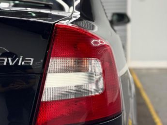 SKODA OCTAVIA 2.0 TDI Laurin & Klement DSG Euro 5 5dr