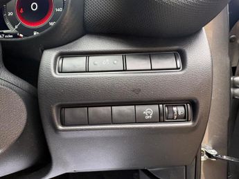 Nissan Juke 1.0 DIG-T N-Connecta DCT Auto Euro 6 (s/s) 5dr