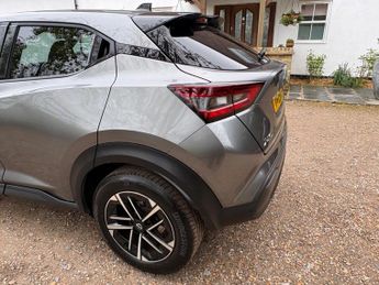 Nissan Juke 1.0 DIG-T N-Connecta DCT Auto Euro 6 (s/s) 5dr