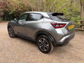 Nissan Juke 1.0 DIG-T N-Connecta DCT Auto Euro 6 (s/s) 5dr