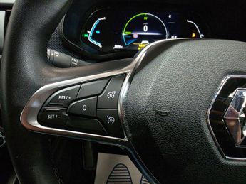 Renault Arkana 1.6 E-TECH Iconic Auto 2WD Euro 6 (s/s) 5dr