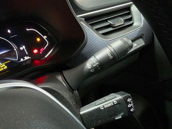 Renault Arkana 1.6 E-TECH Iconic Auto 2WD Euro 6 (s/s) 5dr