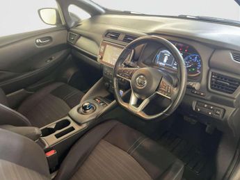 Nissan Leaf 40kWh Acenta Hatchback 5dr Electric Auto (150 ps)