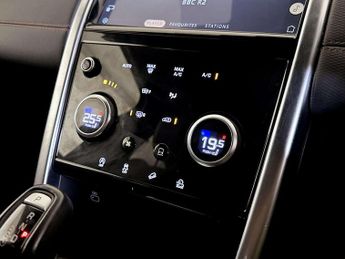 Land Rover Discovery Sport 2.0 D165 MHEV R-Dynamic S Plus Auto 4WD Euro 6 (s/s) 5dr