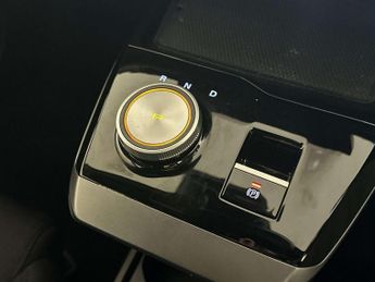 MG MG4 51kWh SE Hatchback 5dr Electric Auto (170 ps)