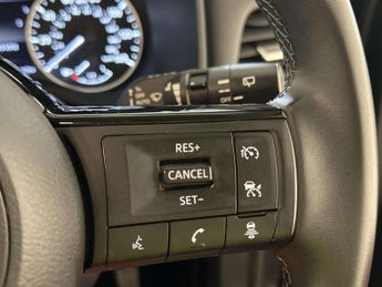 Nissan Qashqai 1.3 DIG-T MHEV Acenta Premium SUV 5dr Petrol Hybrid Manual Euro 