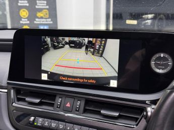 Lexus ES 2.5 300h E-CVT Euro 6 (s/s) 4dr