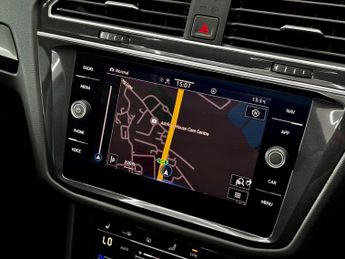 Volkswagen Tiguan 1.5 TSI Elegance DSG Euro 6 (s/s) 5dr