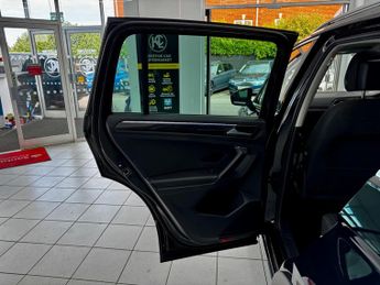 Volkswagen Tiguan 1.5 TSI Elegance DSG Euro 6 (s/s) 5dr